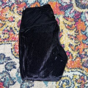 Lululemon 28” black velvet leggings